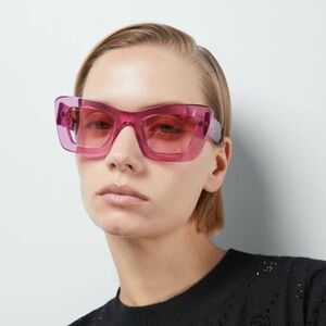 Gucci Women Sunglasses Transparent Pink Gradient Butterfly GG1552S 003 NEW